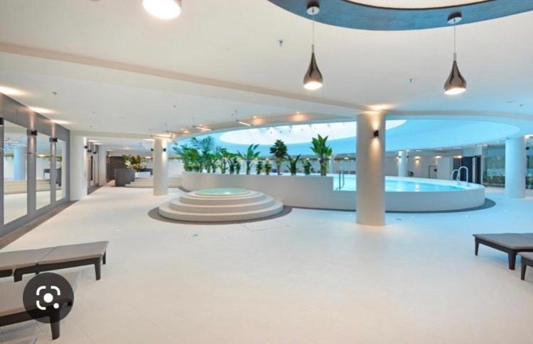 Apartment Hanza Tower Lux Jacusi & Sauna & Pool